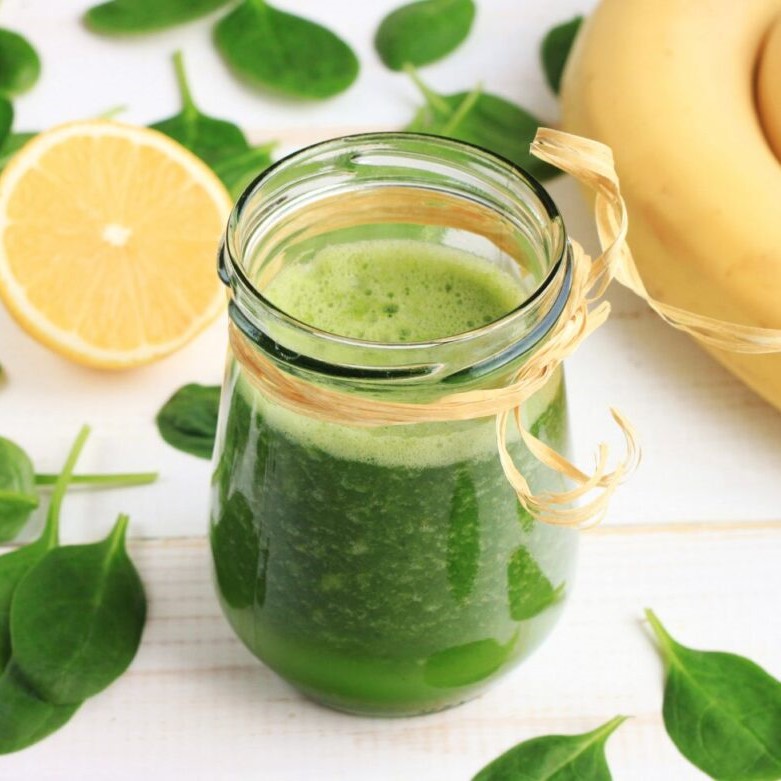 juice spinach in a juicer