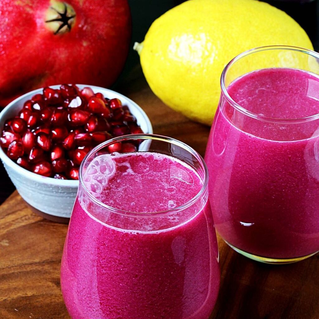 juice a pomegranate